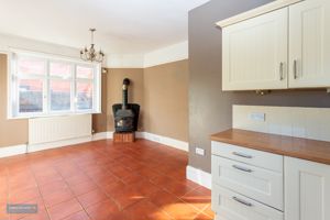 Kitchen/breakfast room- click for photo gallery